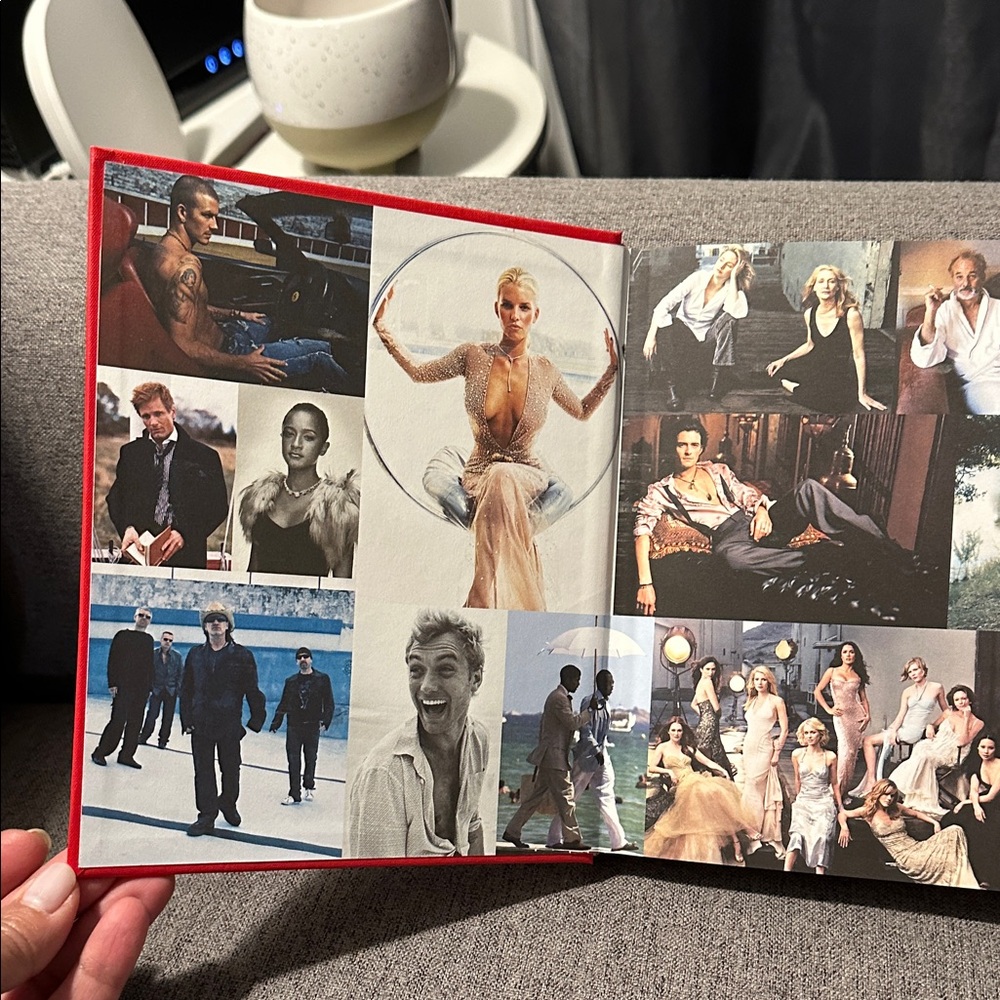 Vanity Fair Red Notes Book - Picture 9 of 9